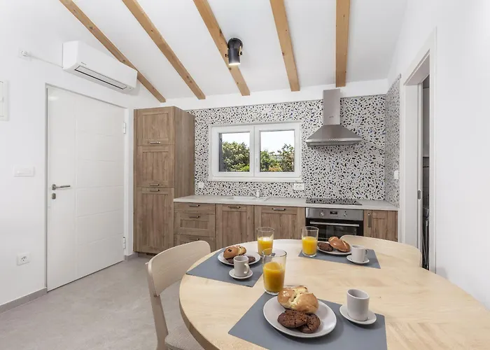 Apartamento White And *