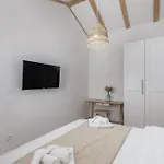 White And Appartement
